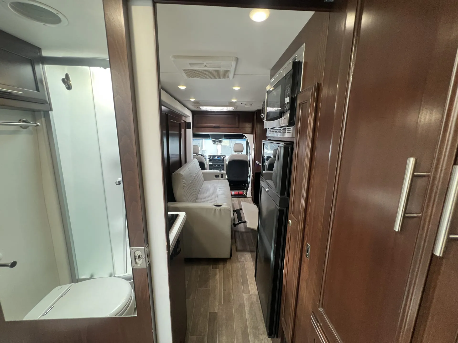 2021 Regency Ultra Brougham 25MB - Photo 4