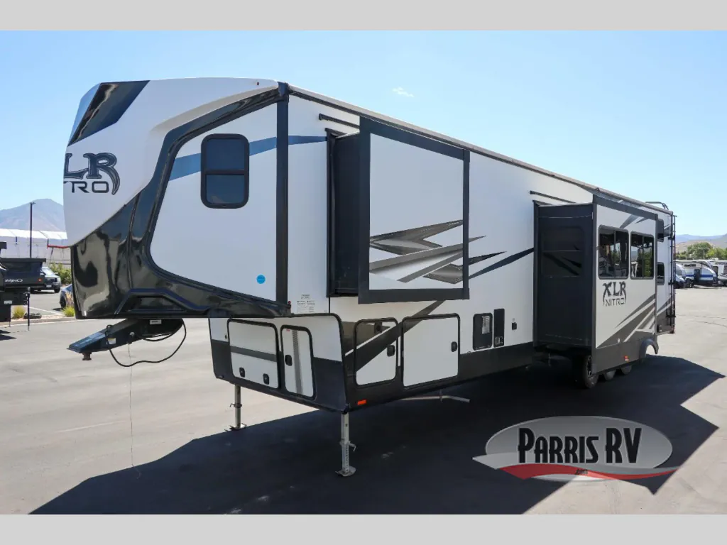 2019 Forest River XLR Nitro 33VL5, Photos photo 3