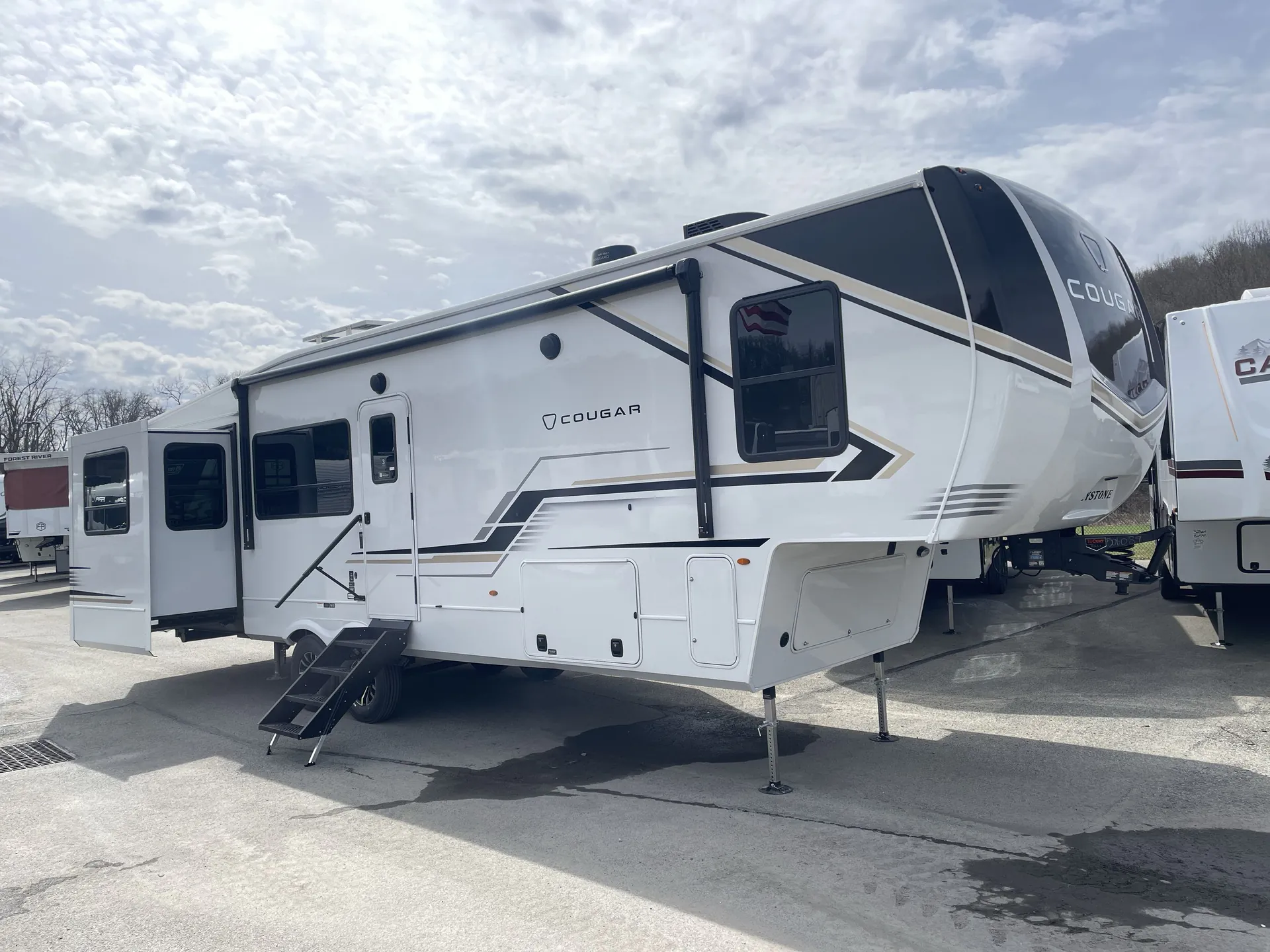 2026 Keystone Cougar 320RDS - Photo 2
