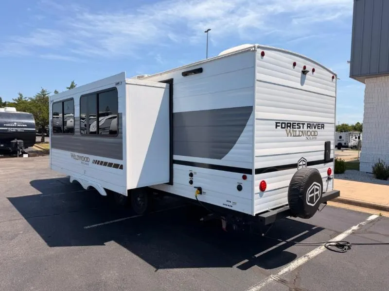 2025 Forest River RV Wildwood X-Lite 25ICE - Photo 4