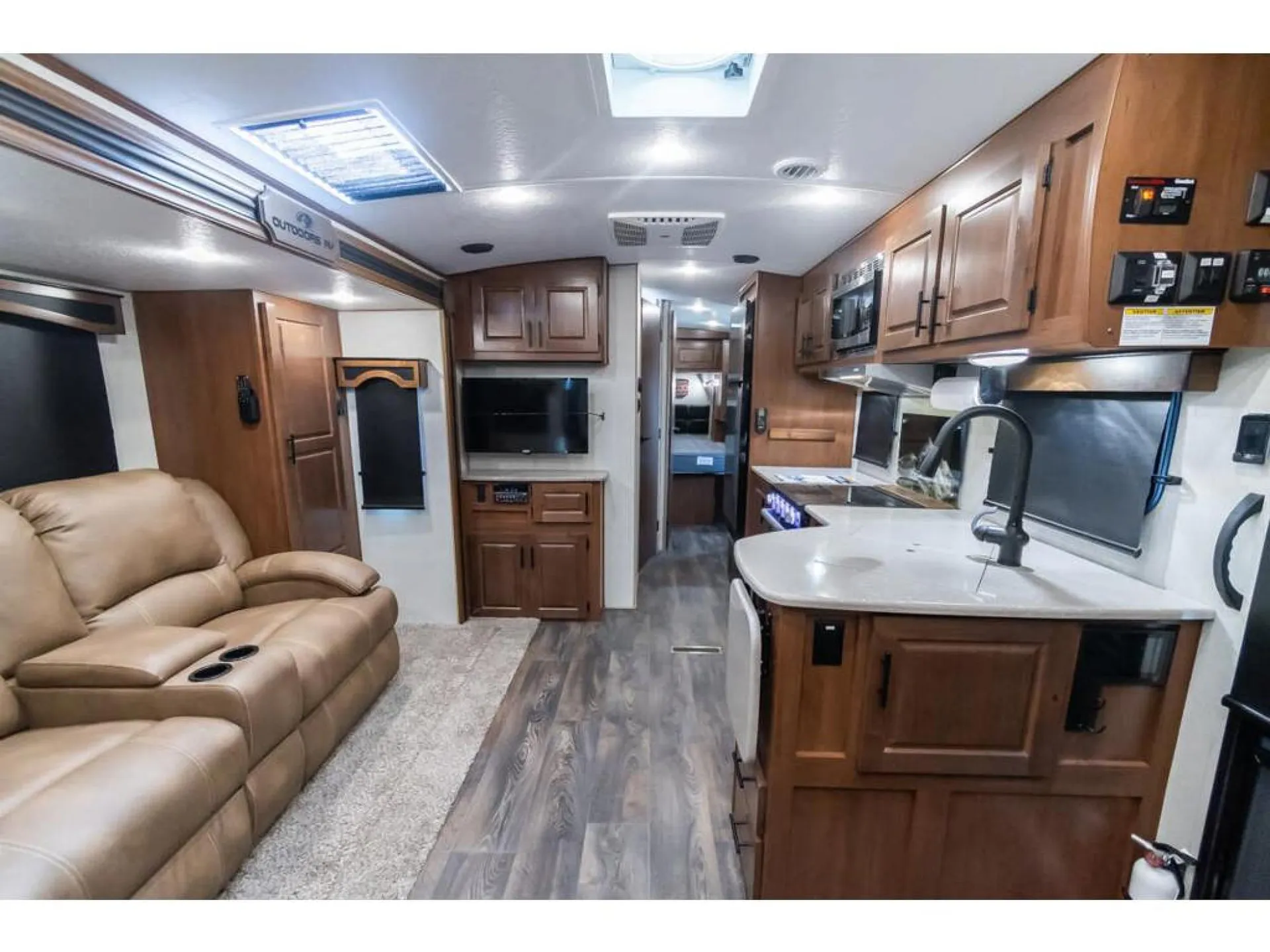 2025 Outdoors RV Back Country 25DVS - Photo 3