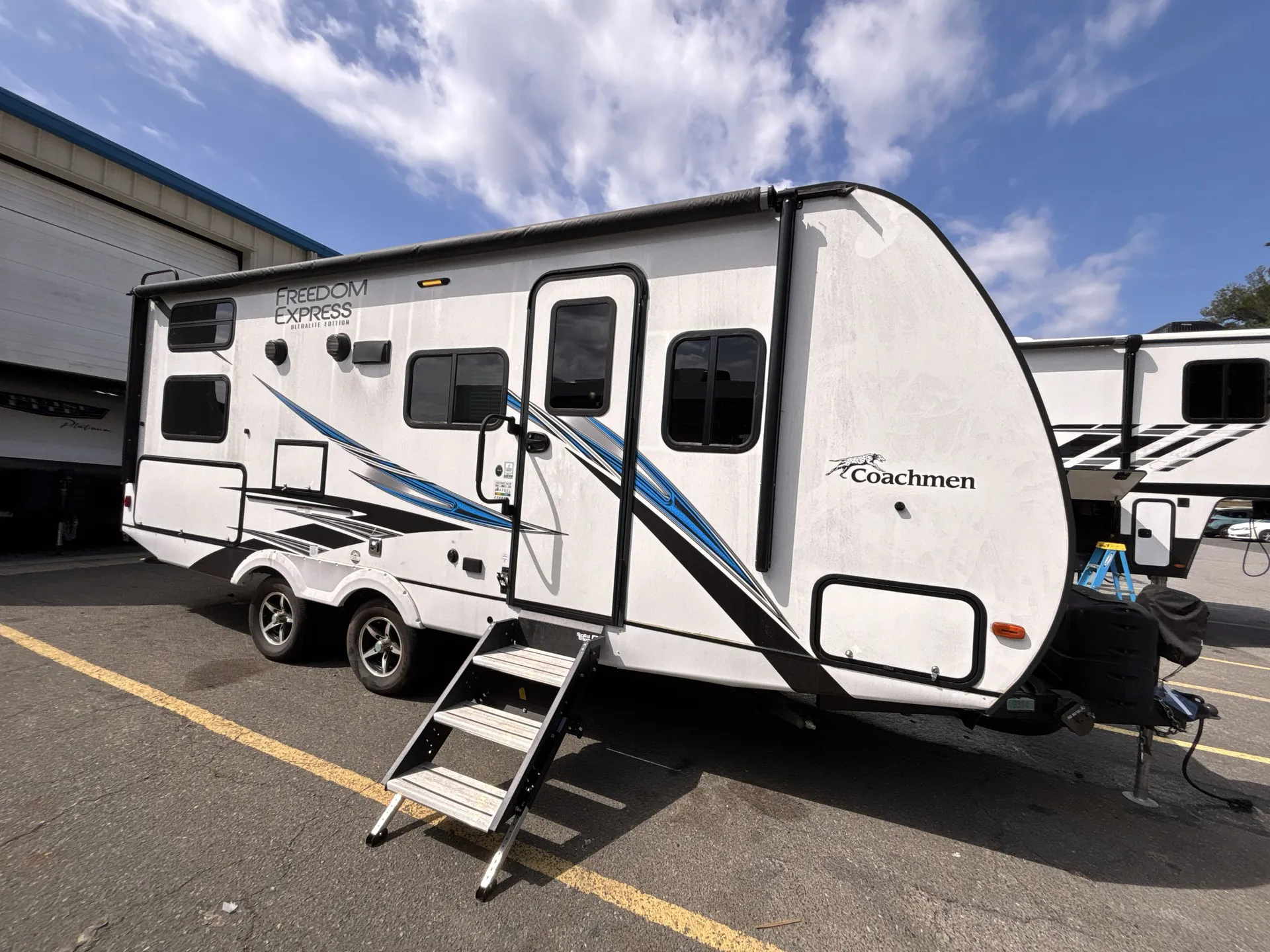 2021 Coachmen Freedom Express 238BHS - Photo 3