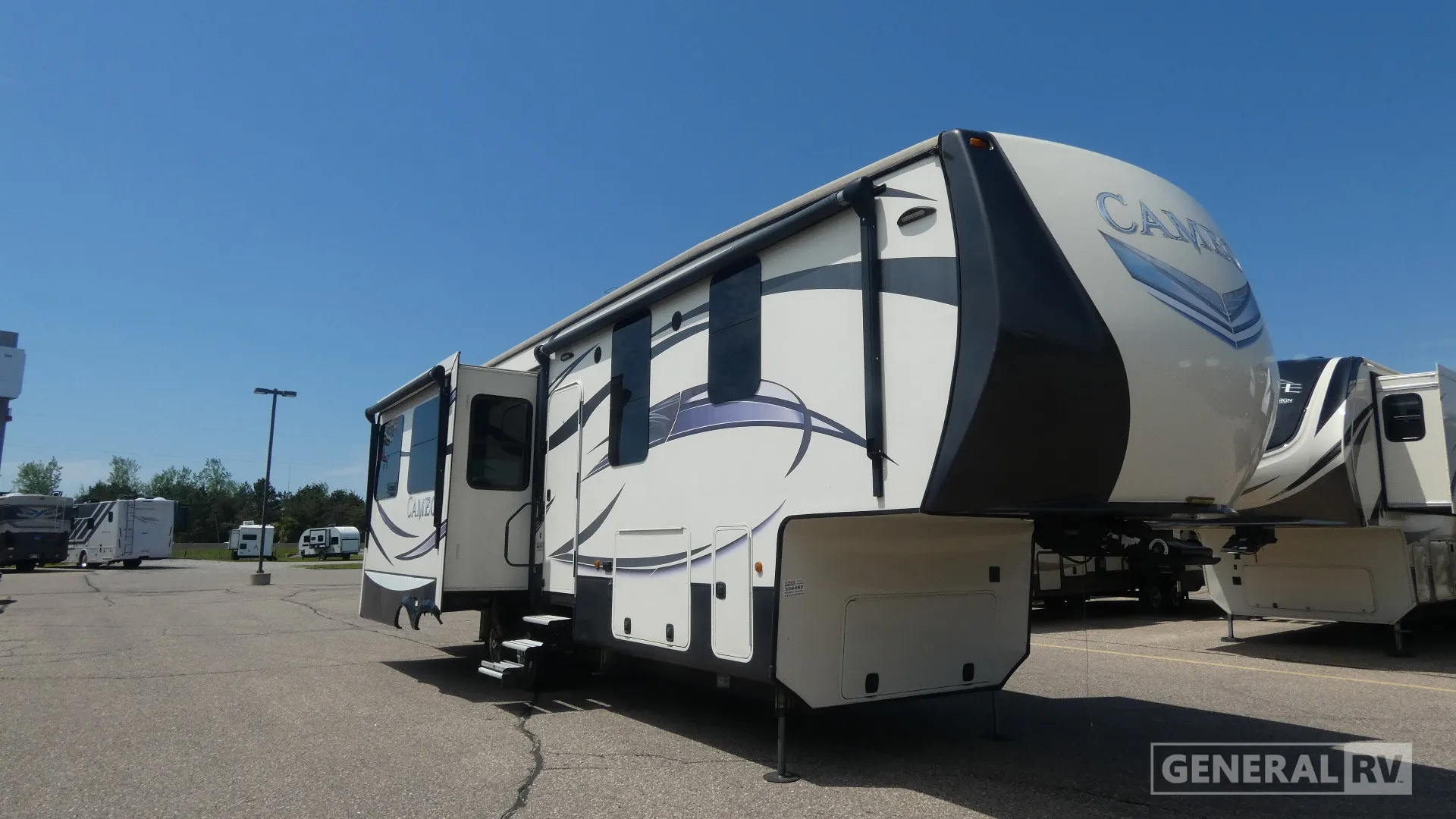 2017 Crossroads RV Cameo 33RL - Photo 2