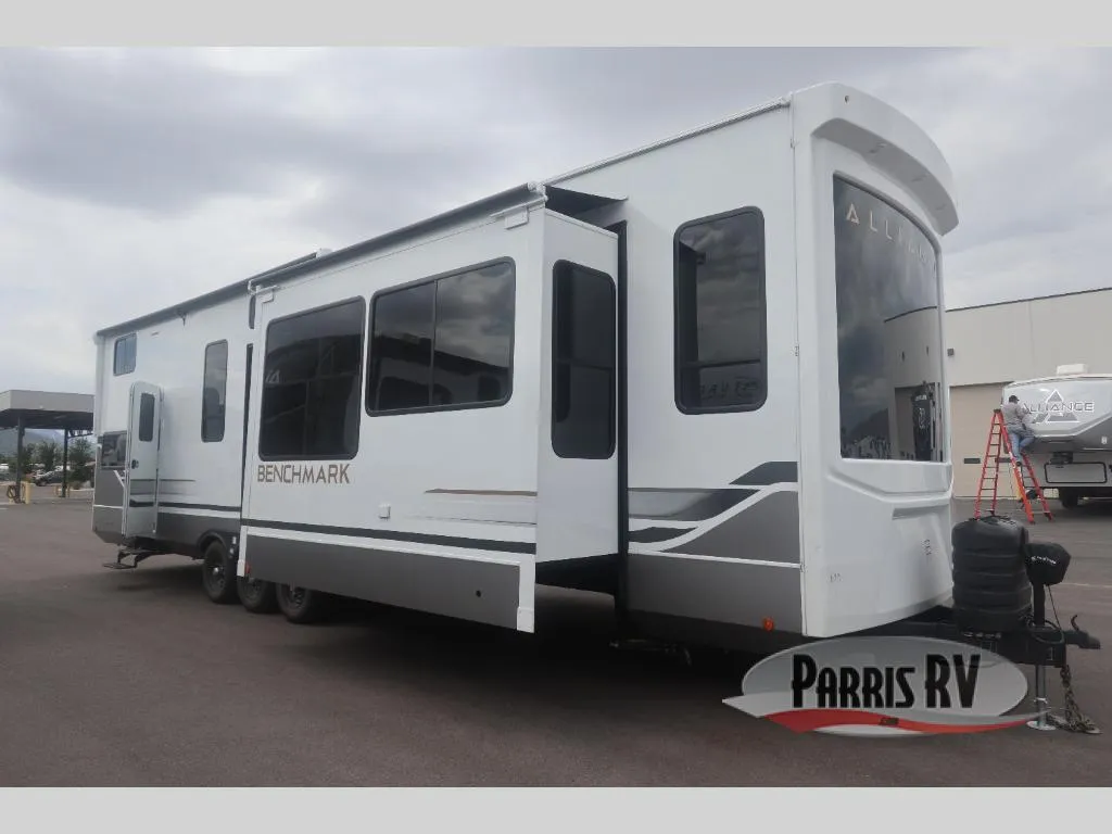 2026 Alliance RV Benchmark 42LFT - Photo 2