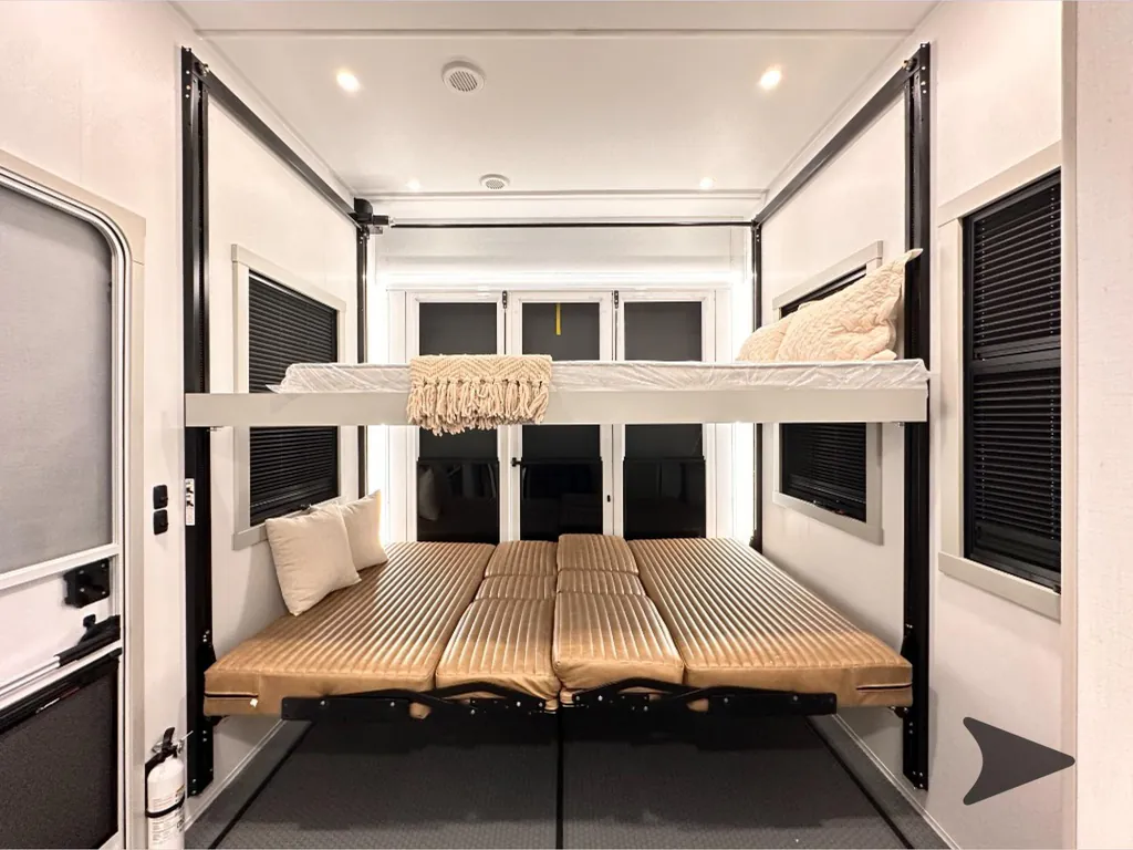 2026 Brinkley Model G 4100, Photos photo 116