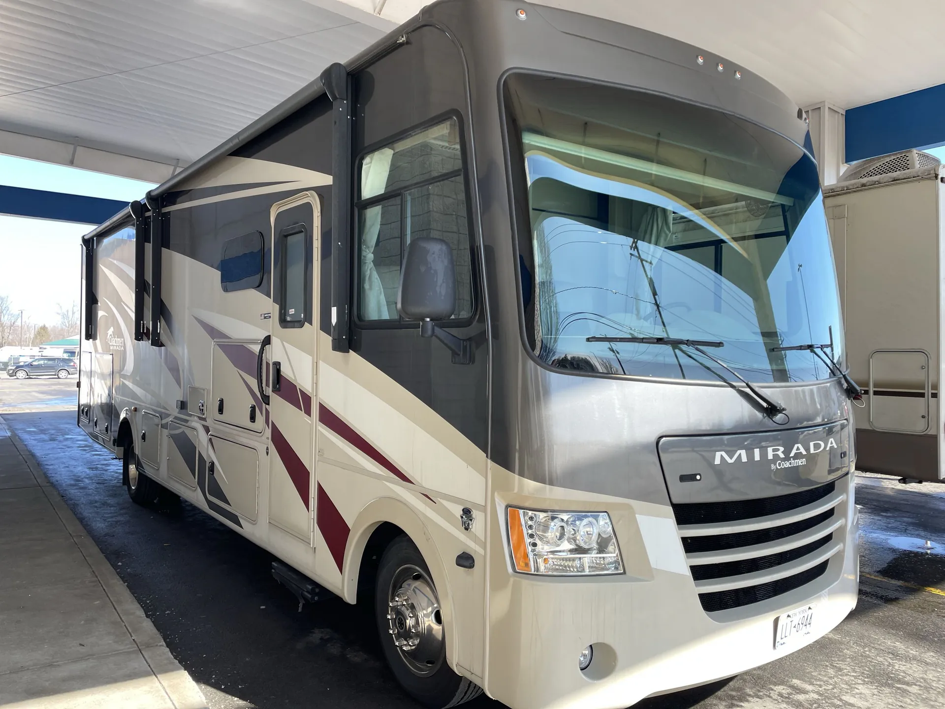 2020 Coachmen Mirada 32SS - Photo 2