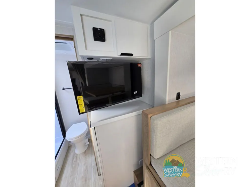 2027 Winnebago Micro Minnie 2108DS, Photos photo 7