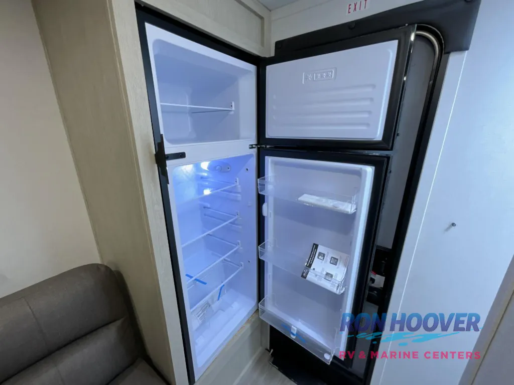 2026 Shasta Compact 17DB, Photos photo 19