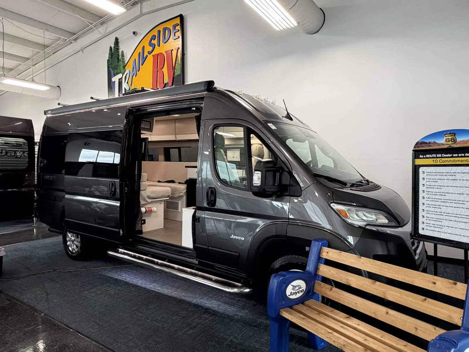 2025 Jayco Swift 20T - Photo 2