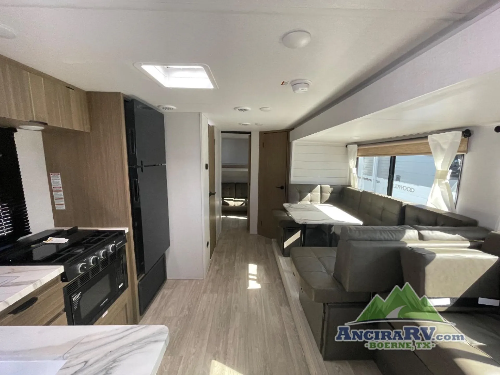 2027 Forest River Wildwood X-Lite 273QBXL — Photo 7