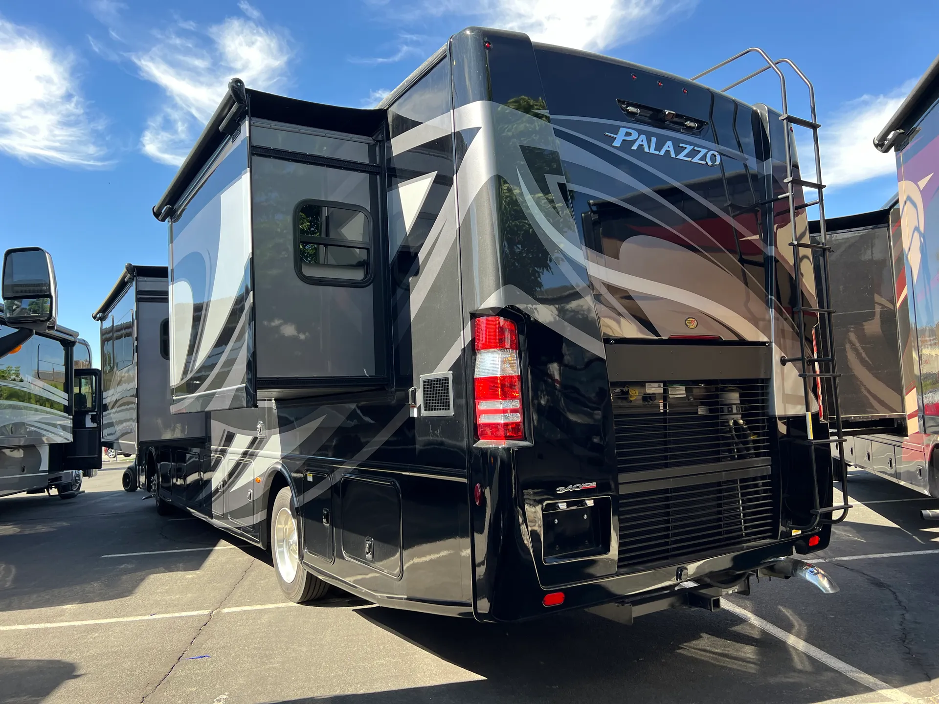 2022 Thor Motor Coach Palazzo 37.4 - Photo 3
