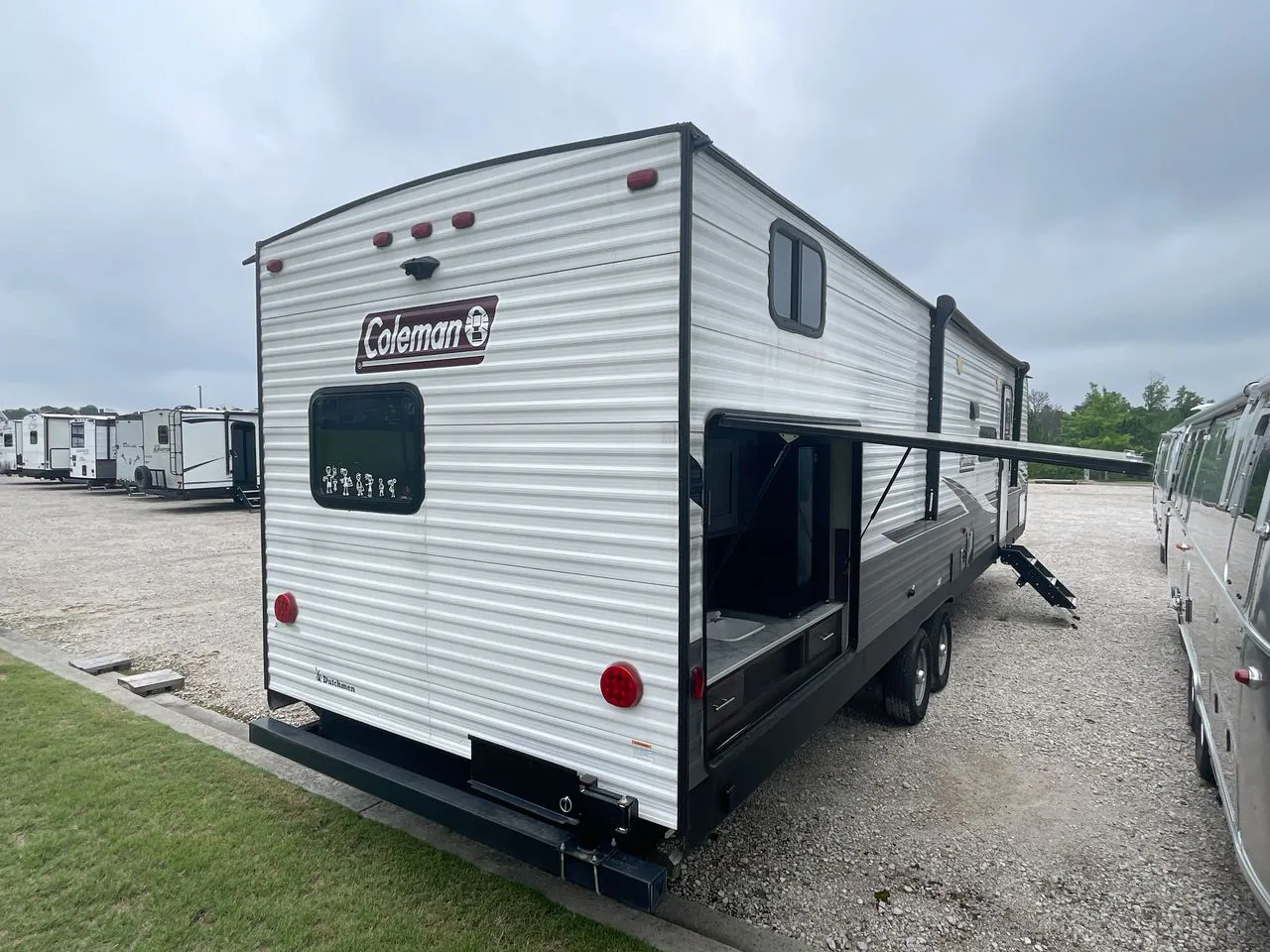 2021 Dutchmen Coleman Lantern 334BH - Photo 4