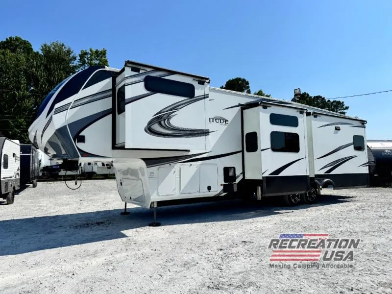 2022 Grand Design Solitude 378MBS - Photo 4