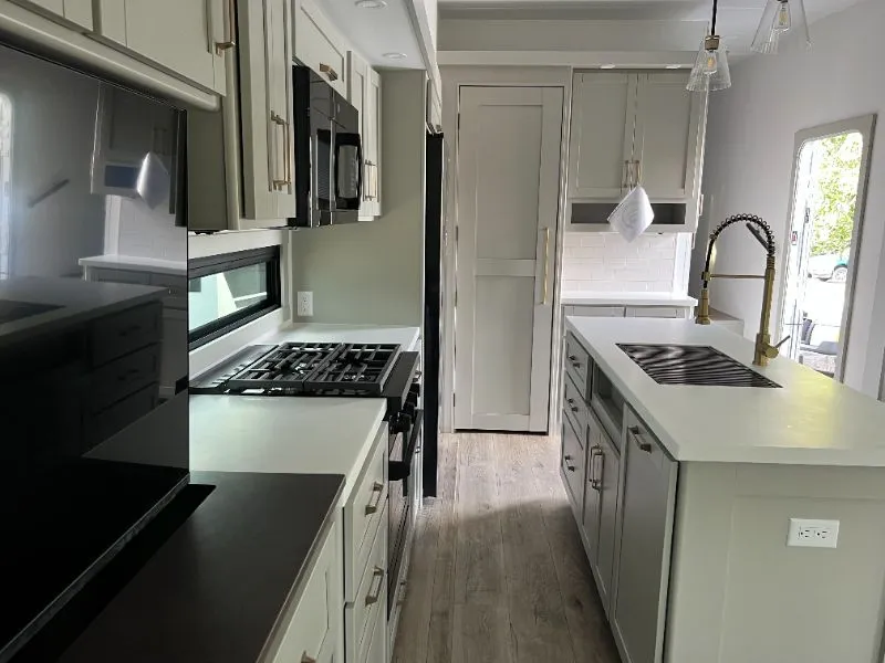 2026 Brinkley Model Z 3600, Photos photo 10