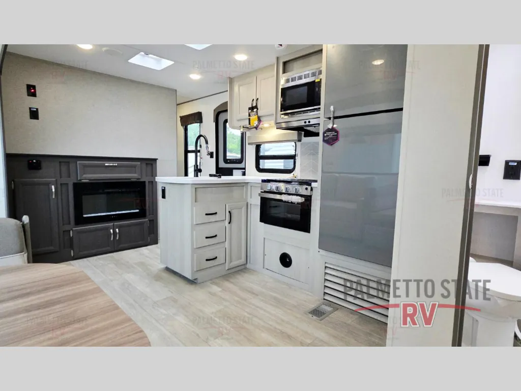 2027 Coachmen Catalina Legacy Edition 333DBDSCK, Photos photo 17