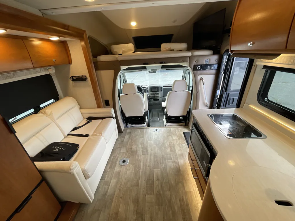 2019 Tiffin Wayfarer 24 TW, Photos photo 3