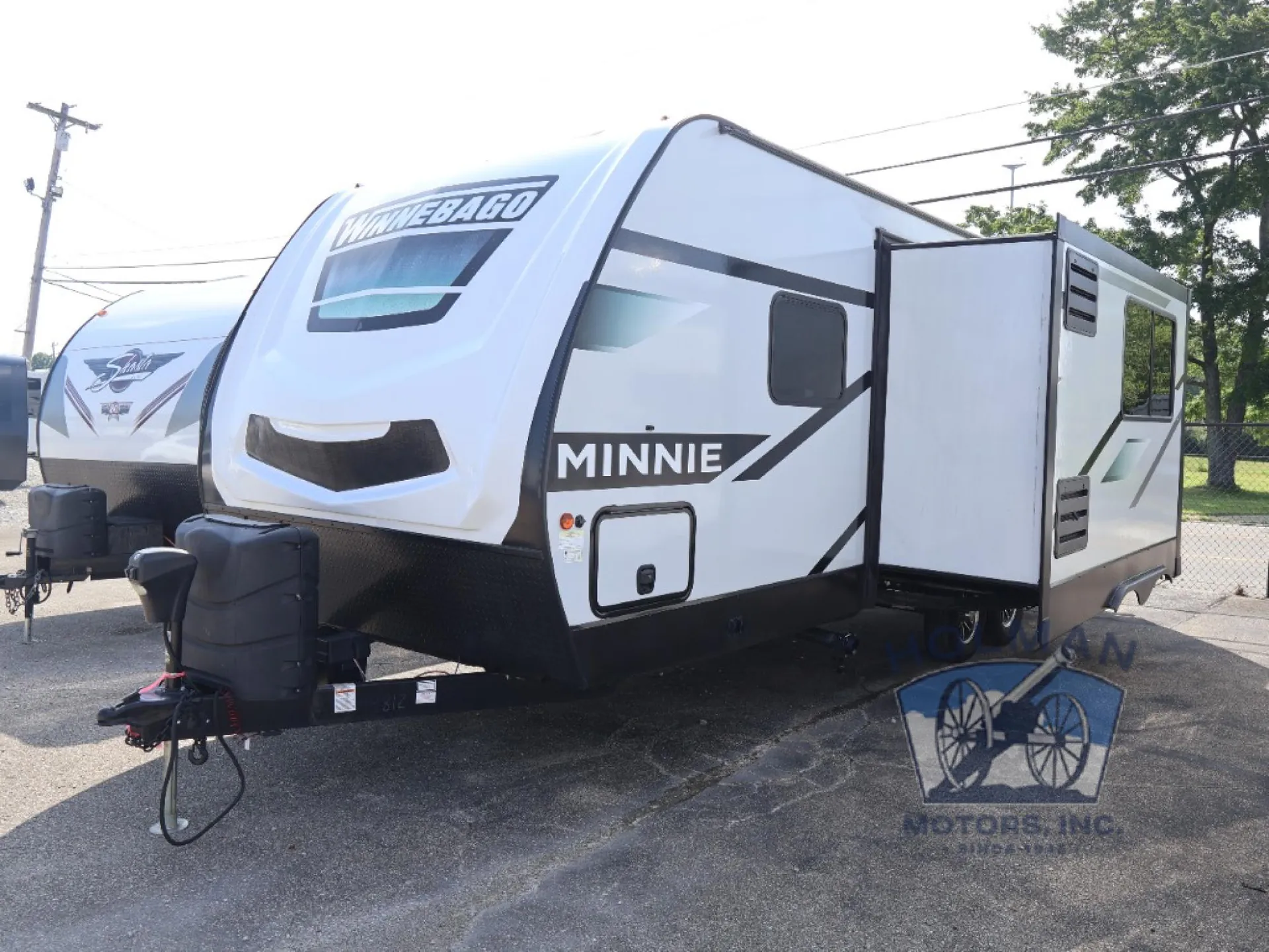 2023 Winnebago Minnie 2301BHS - Photo 4