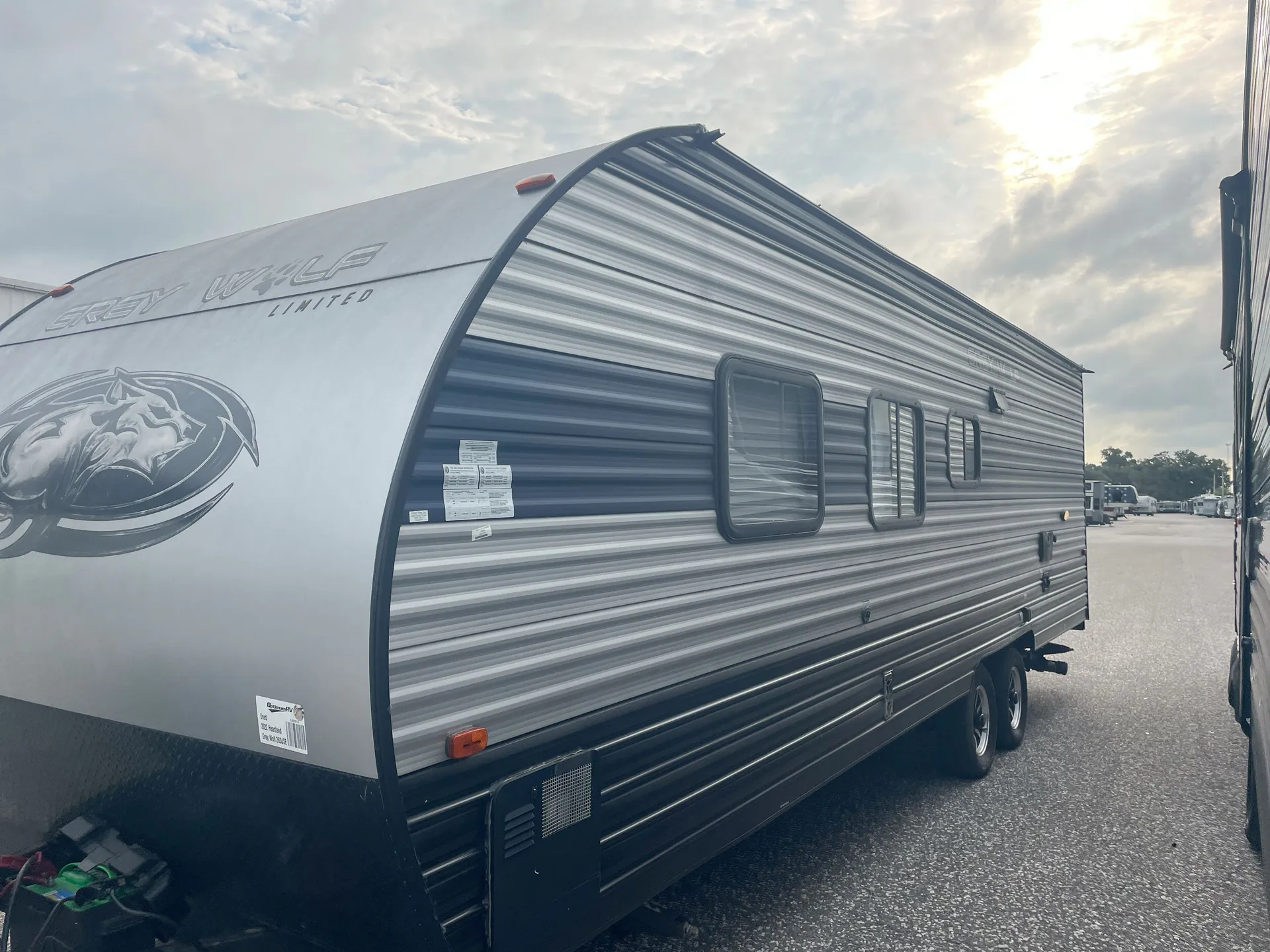 2022 Forest River Cherokee Grey Wolf 26DJSE — off campside