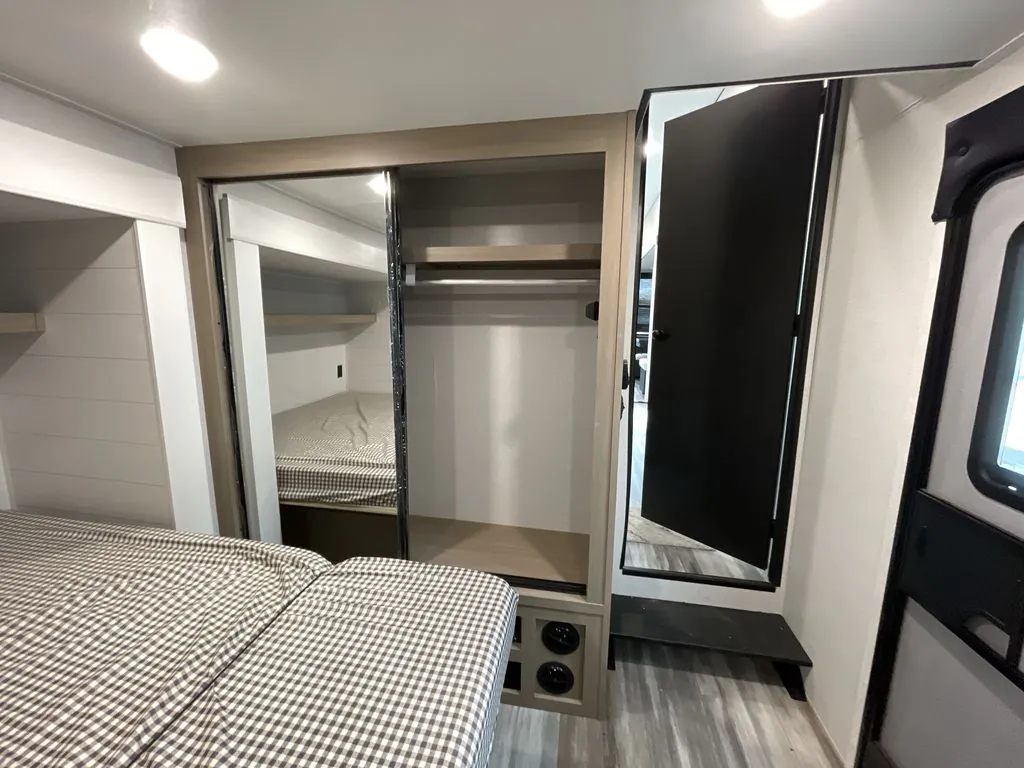 2026 Jayco Jay Flight Bungalow 401LOFT DS, Photos photo 28