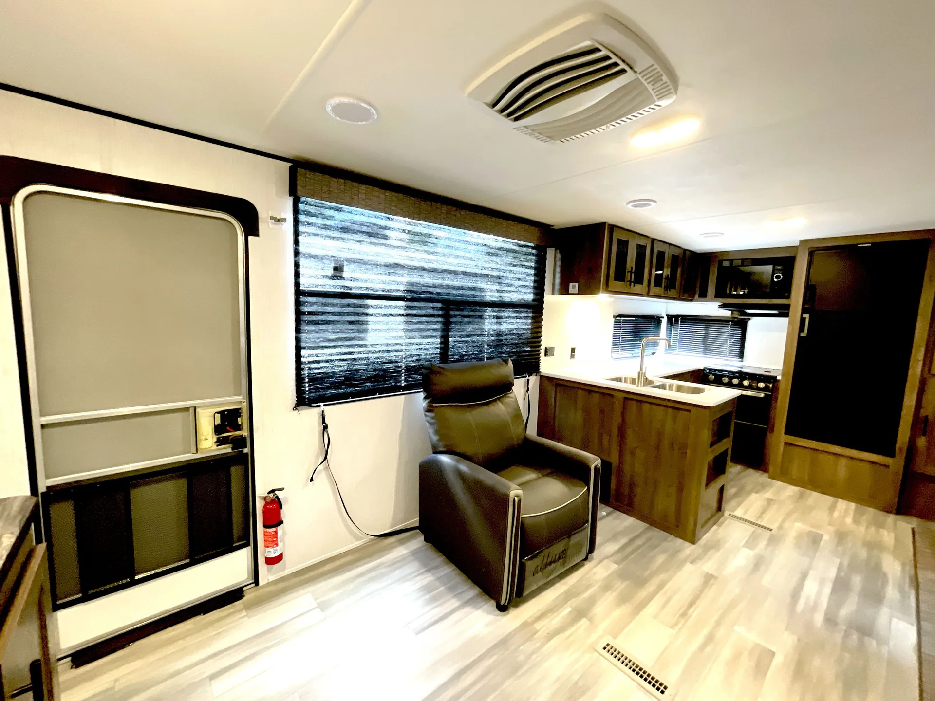 2022 Heartland Pioneer RK300 — living area main