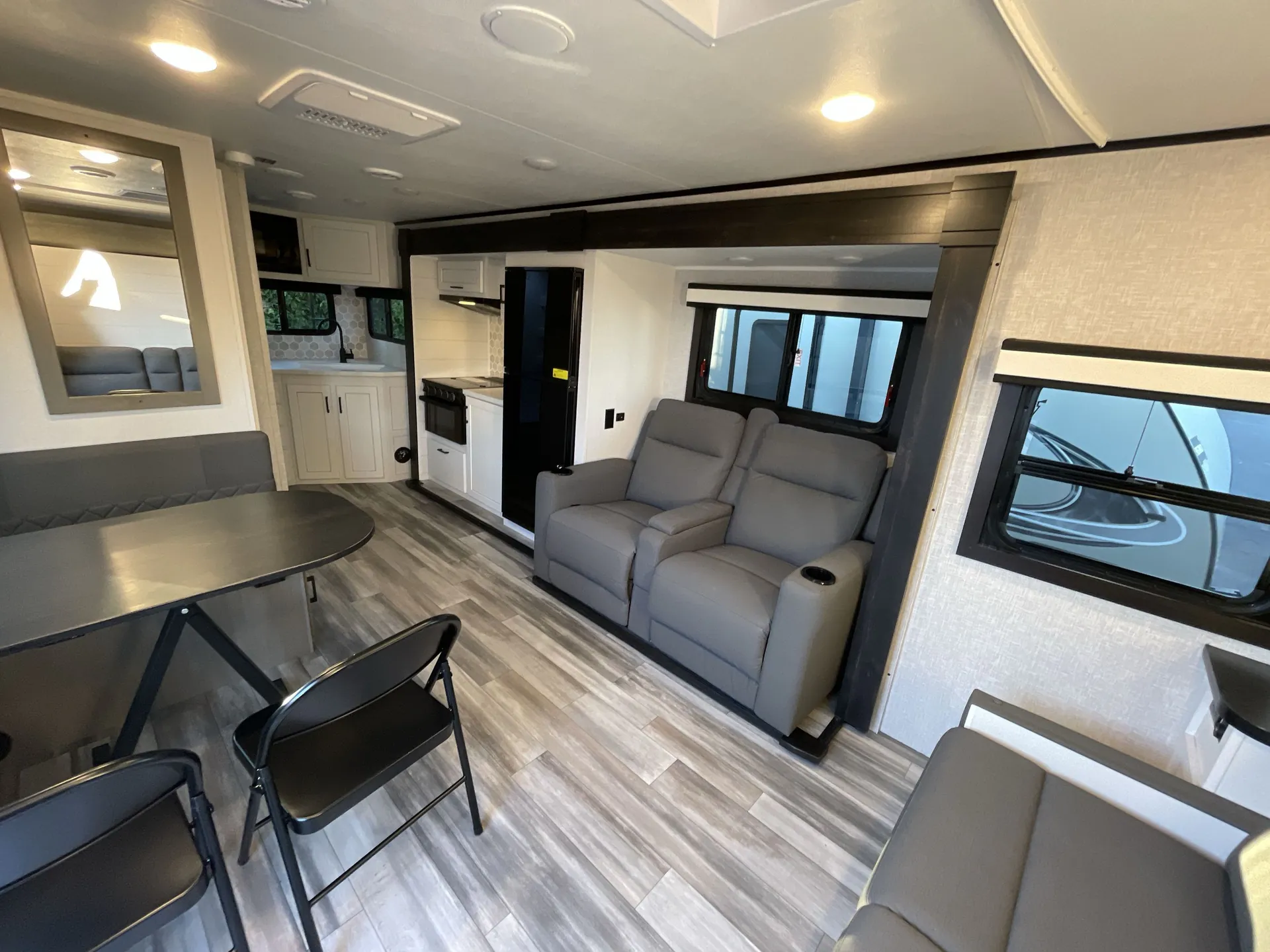 2024 Jayco Jay Feather 21MML — washer dryer