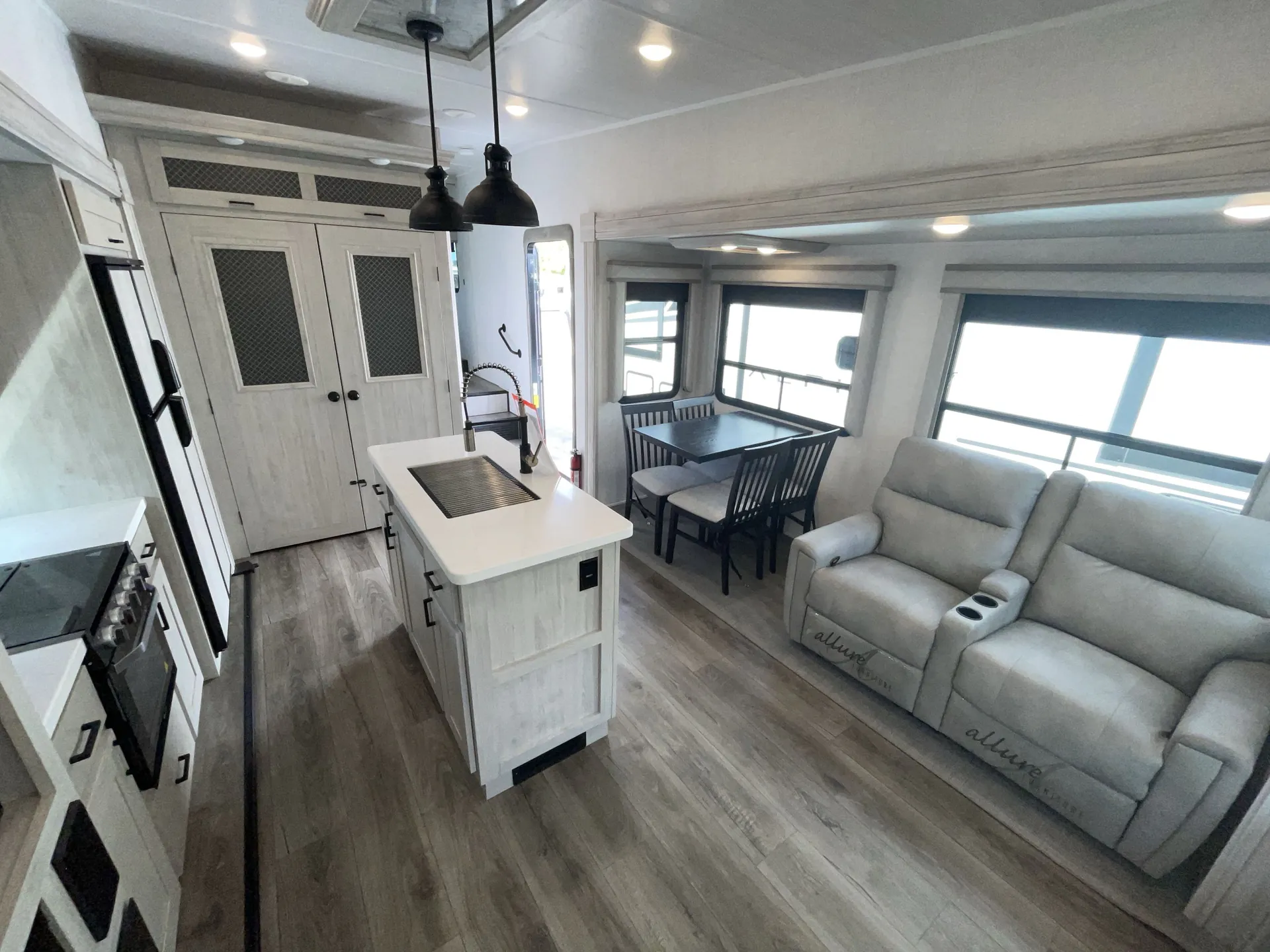 2021 East to West Tandara 285RL — living area main