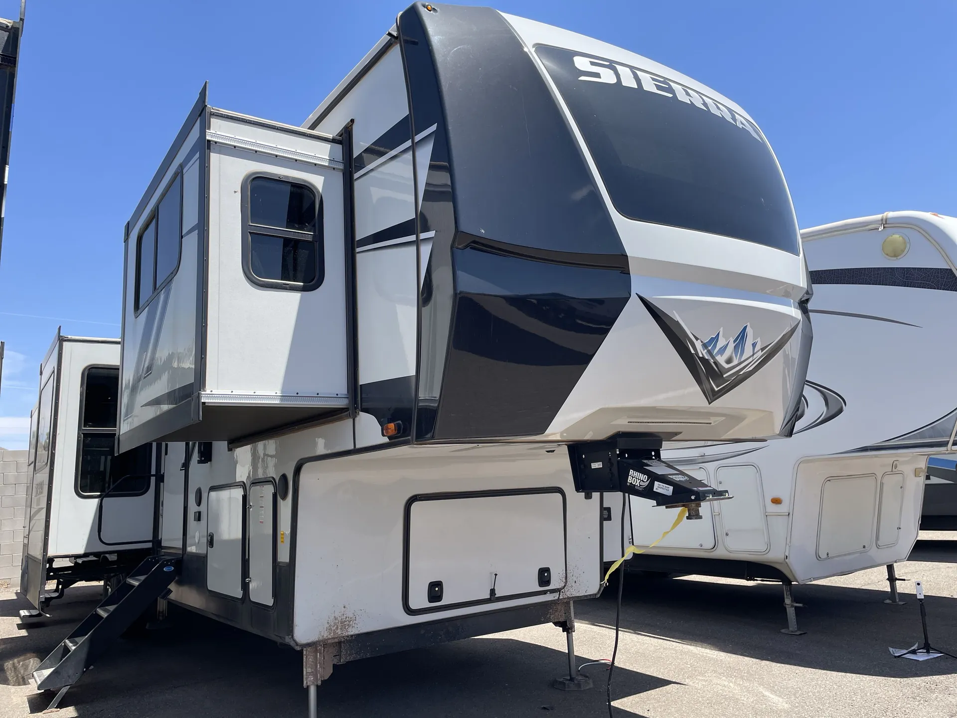 2022 Forest River Sierra Luxury 379FLOK - Photo 2