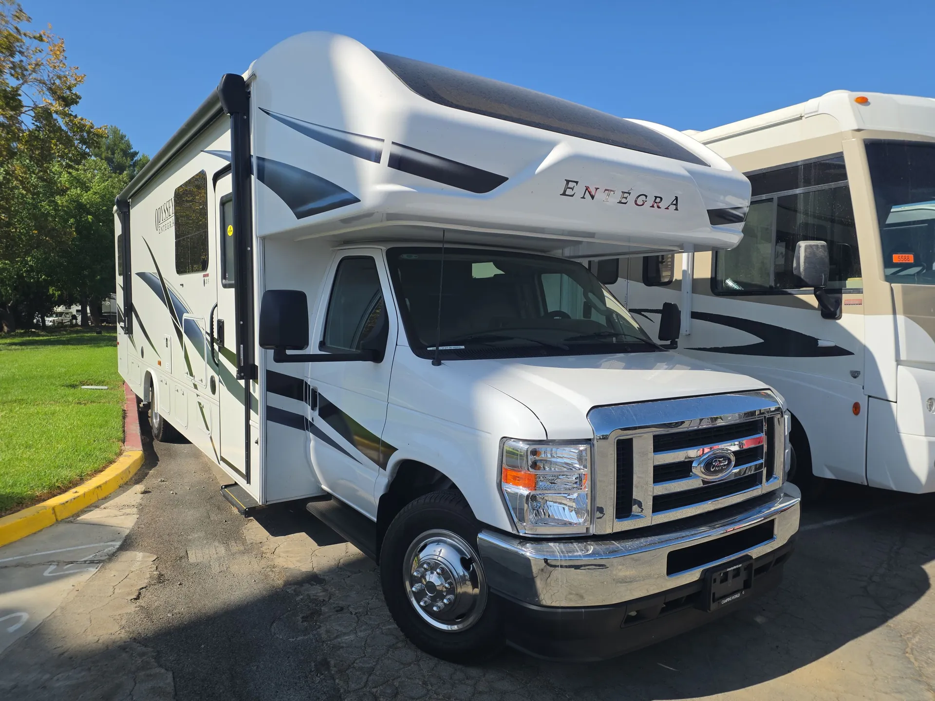 2024 Entegra Coach Odyssey 31F - Photo 2