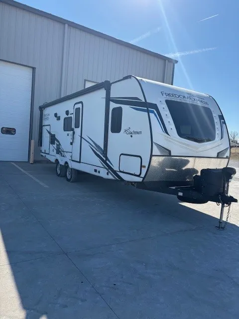 2023 Coachmen Freedom Express 252RBS - Photo 2