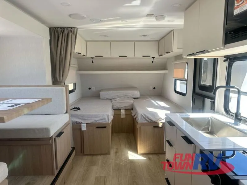 2026 Winnebago Micro Minnie 2108TB - Photo 3