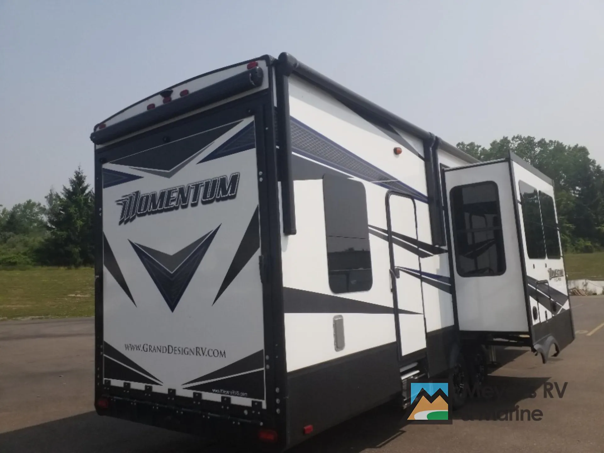 2020 Grand Design Momentum 351M - Photo 3