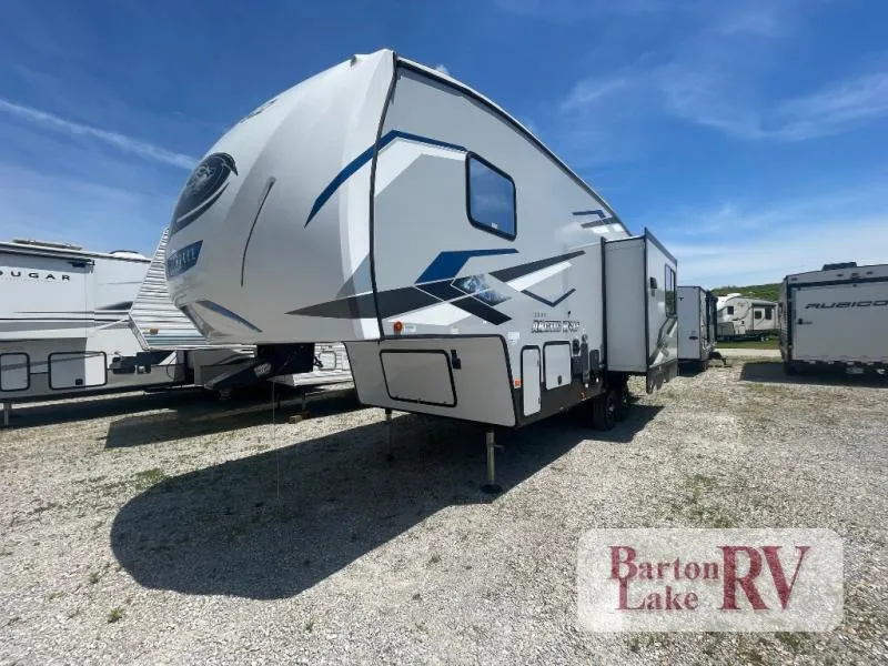 2023 Forest River Cherokee Arctic Wolf 27SGS - Photo 4