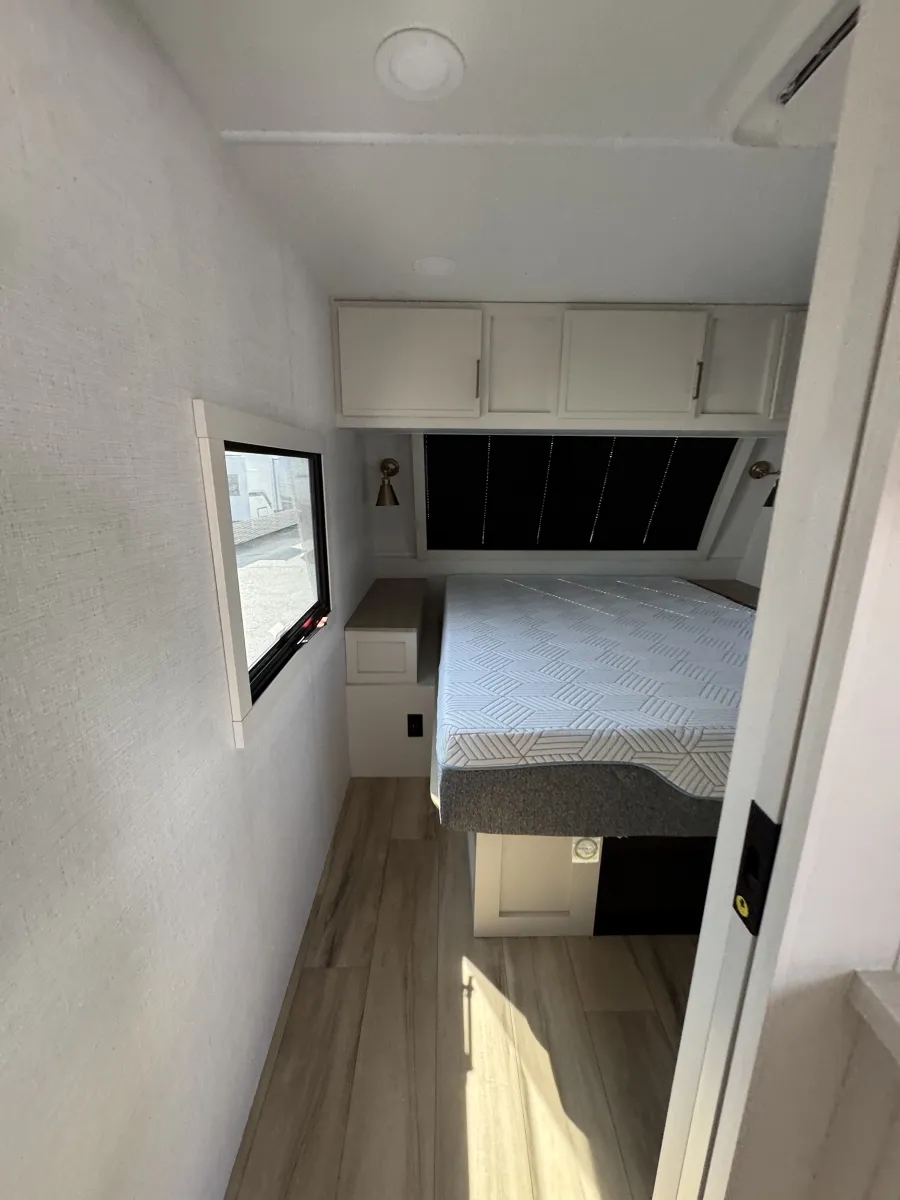 2025 Brinkley MODEL I 265, Photos photo 16
