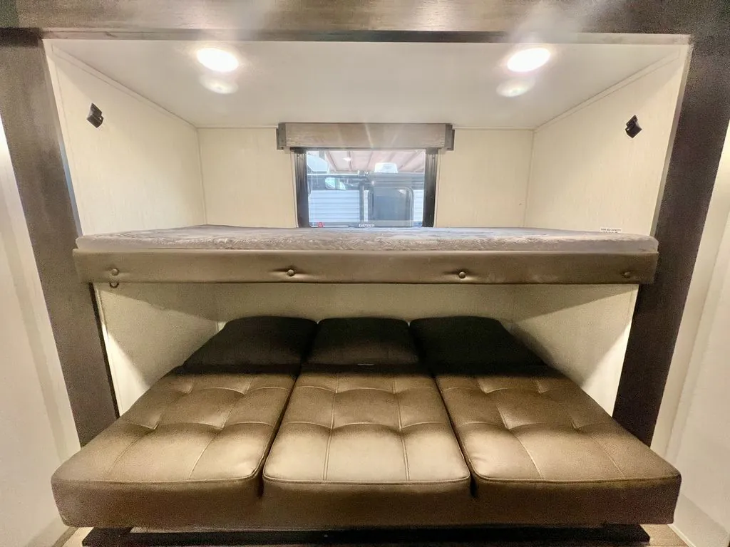 2026 Forest River Cherokee Alpha Wolf 33BH, Photos photo 54