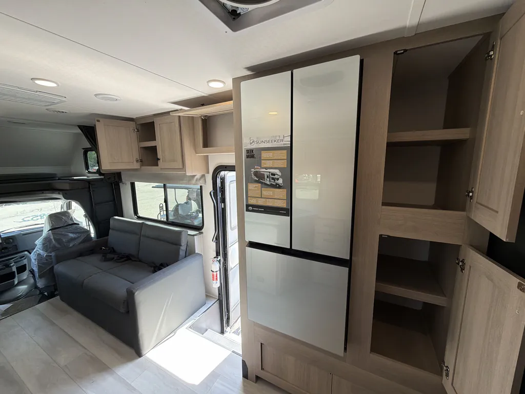 2027 Forest River Sunseeker 3050S, Photos photo 13