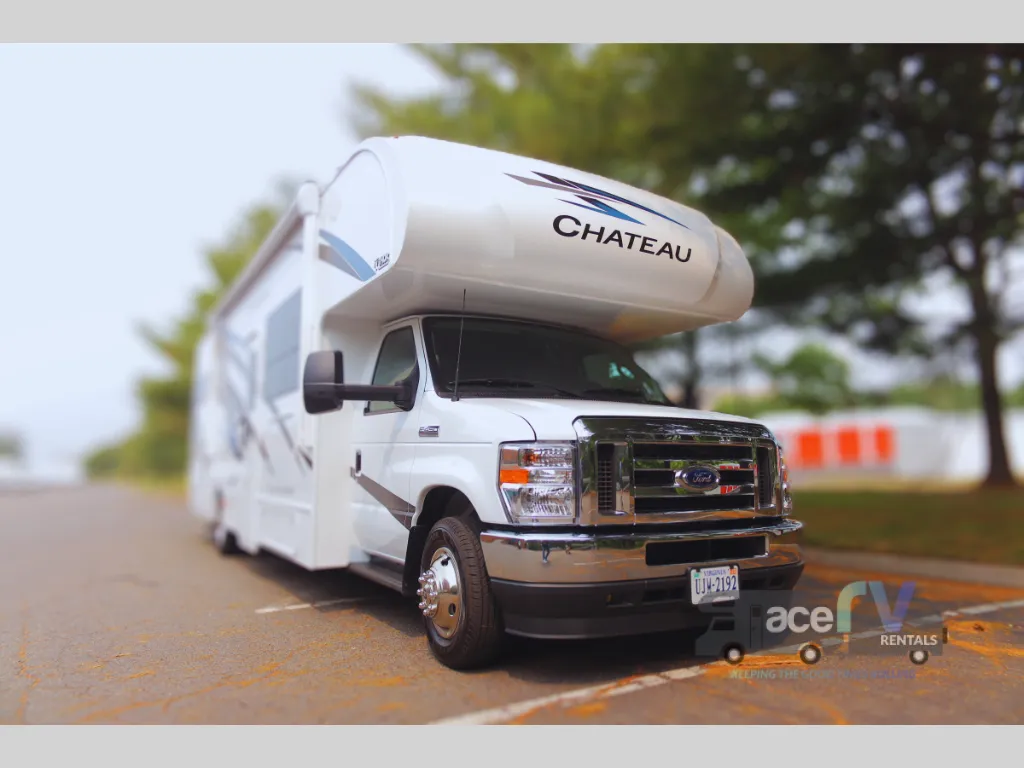 2024 Thor Motor Coach Chateau 31E - Photo 2
