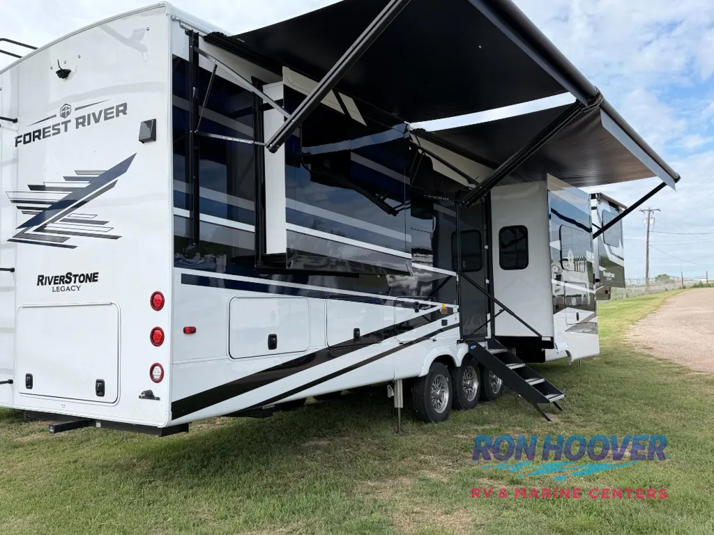 2026 Forest River RiverStone 425FO, Photos photo 4