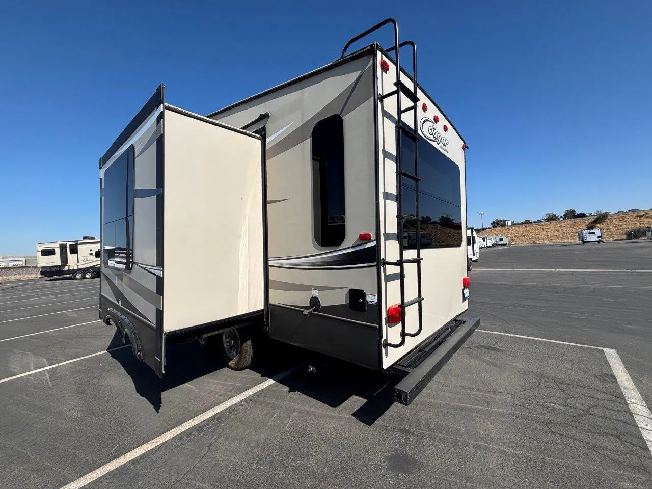 2016 Keystone Cougar Half-Ton 244RLSWE - Photo 3
