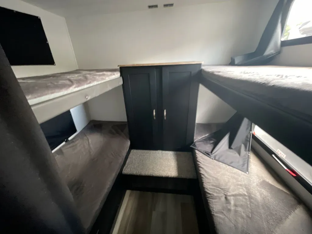 2023 Coachmen Freedom Express Select 29SE, Photos photo 14