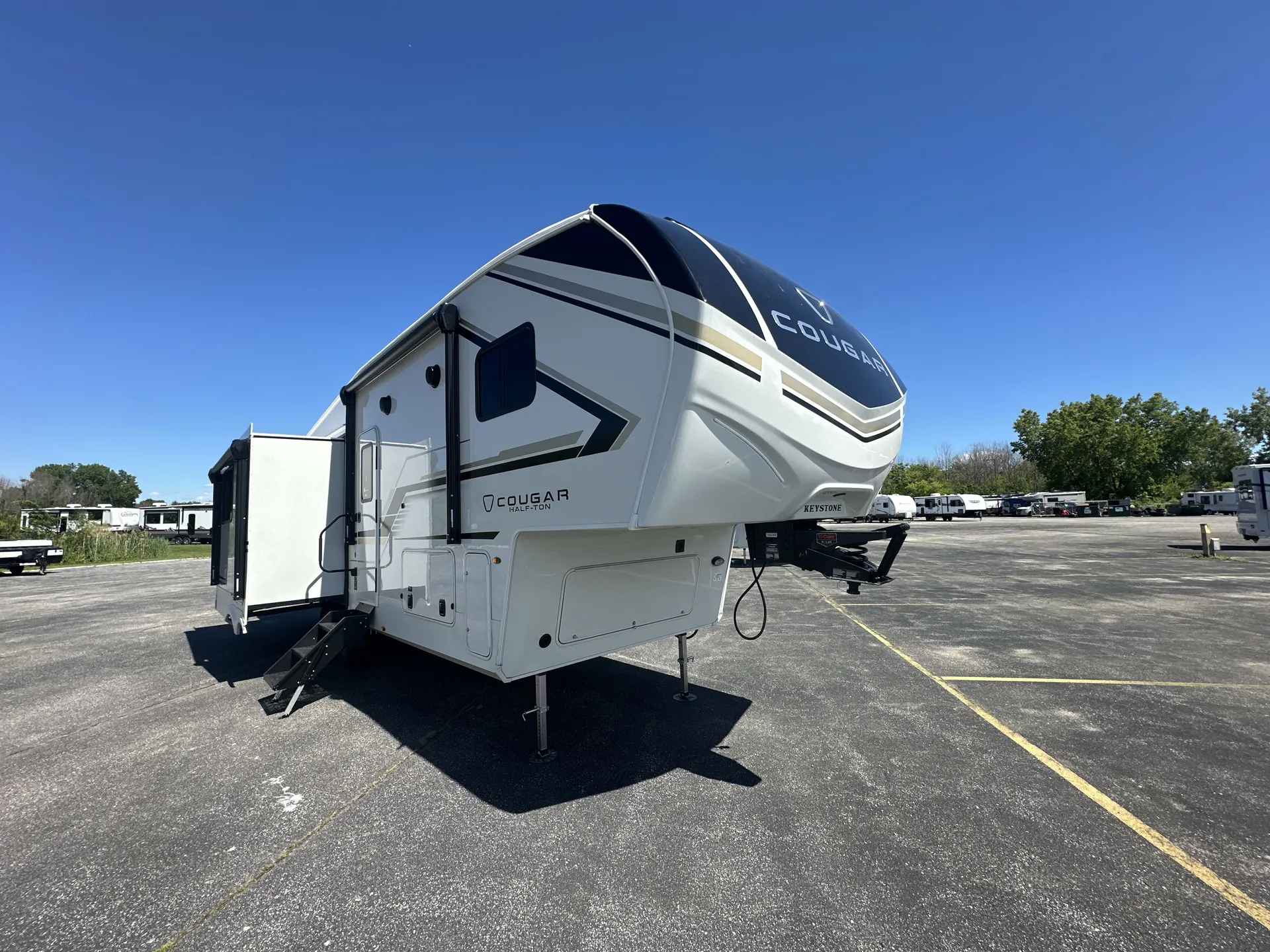2027 Keystone Cougar Half-Ton 26RKE - Photo 2