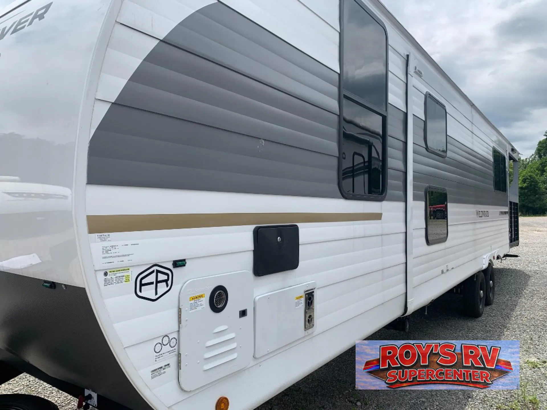 2025 Forest River Wildwood 34VERANDA - Photo 4
