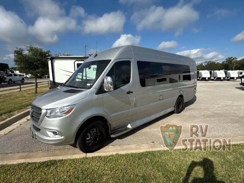 2019 Mercedes Sprinter Used    Sprinter - Photo 3