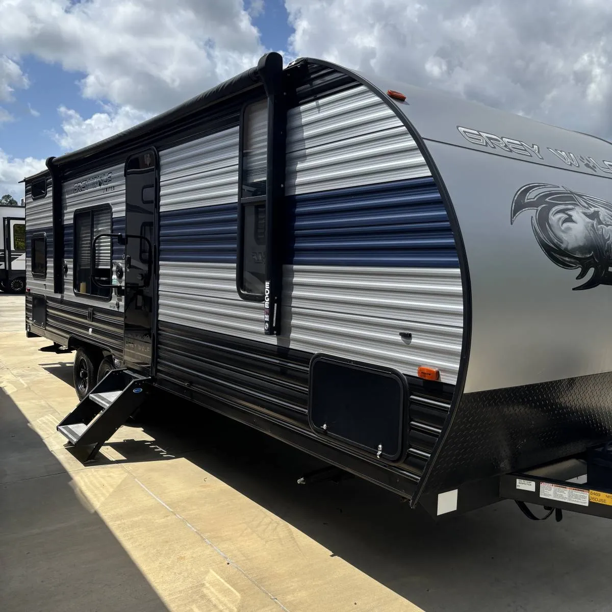 2022 Forest River Grey Wolf Limited 26DJSE - Photo 2