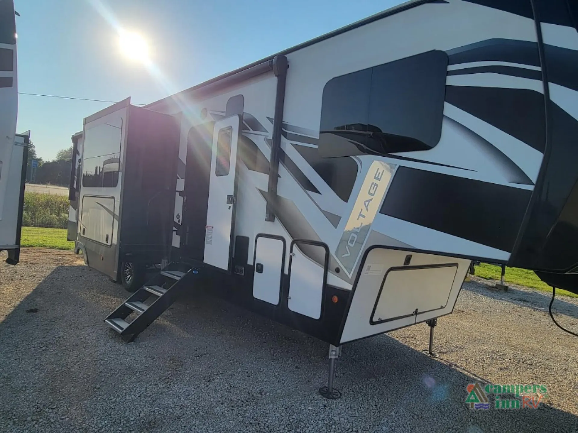 2022 Dutchmen Voltage 3635 dealer photo 1 from Campers Inn RV