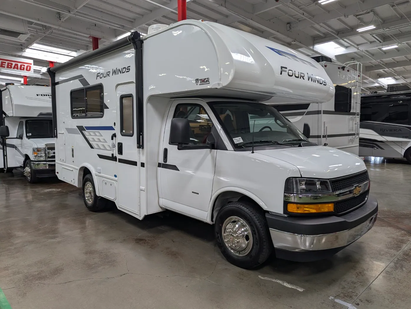 2026 Thor Motor Coach Four Winds 19X - Photo 2