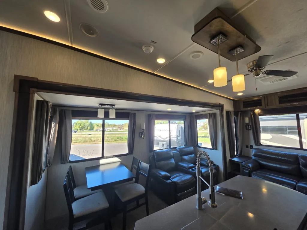 2020 Forest River Sabre 36BHQ, Photos photo 14