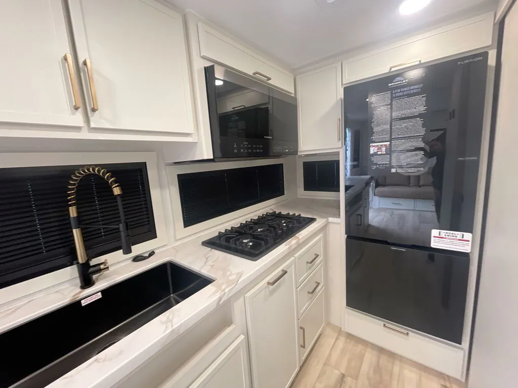 2026 Brinkley Model Ix 20X, Photos photo 9
