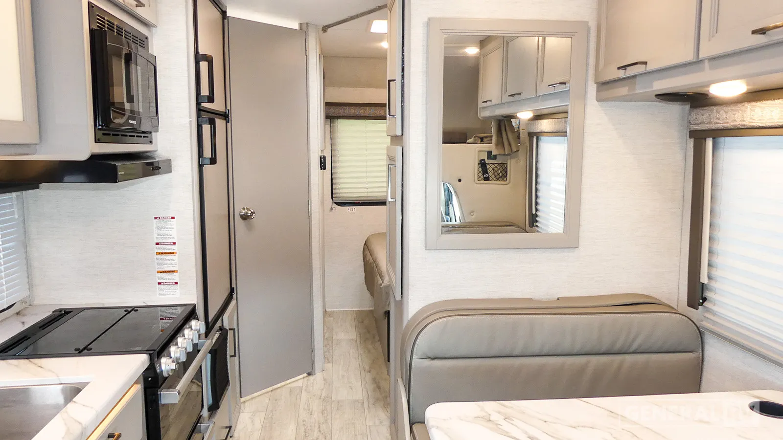 2024 Thor Motor Coach Chateau 22B - Photo 3
