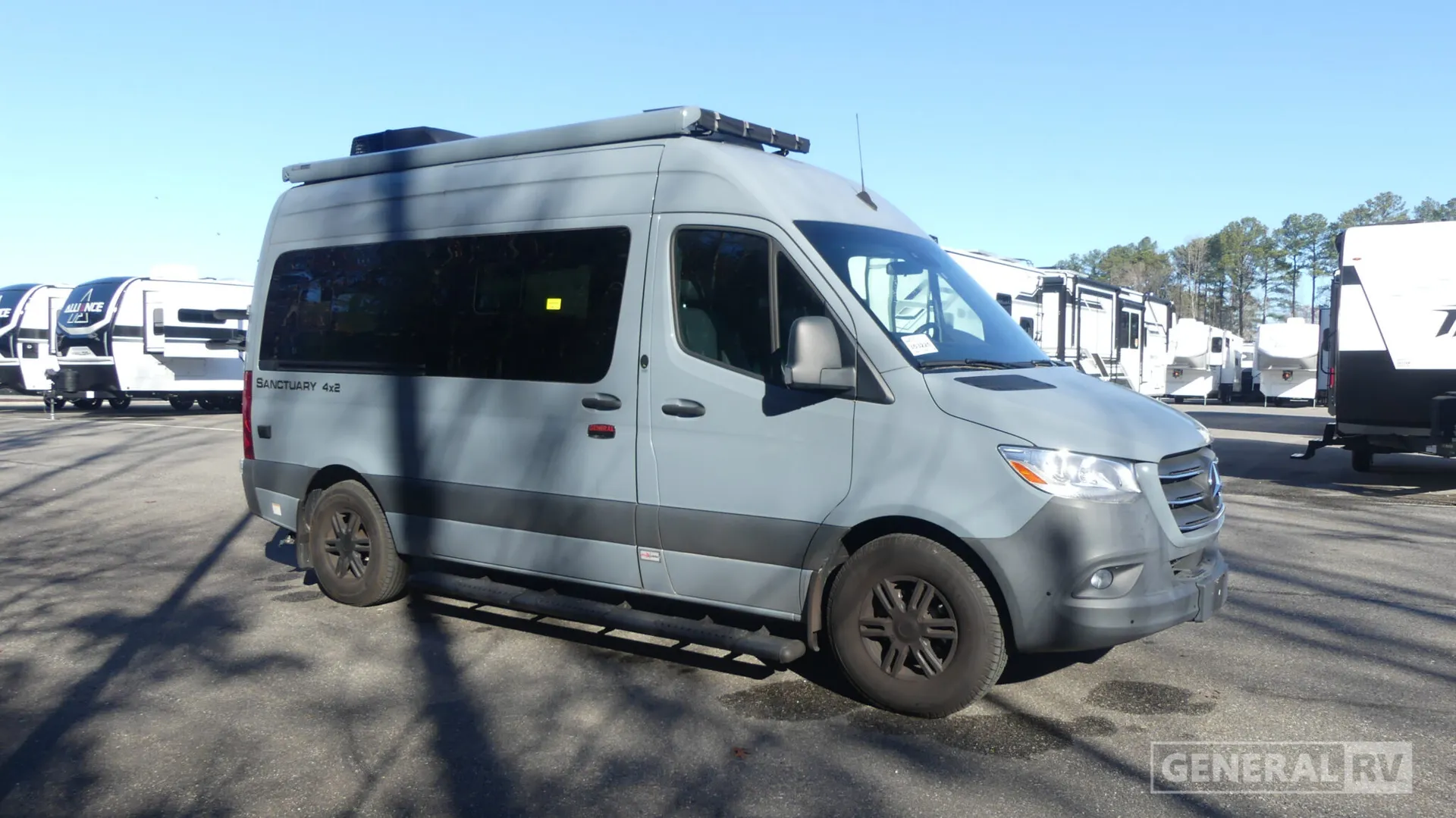 2023 Thor Motor Coach Sanctuary 19P - Photo 2