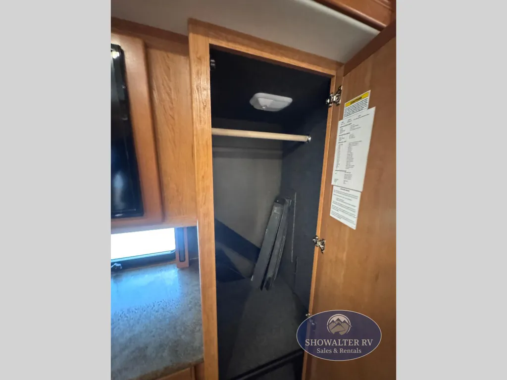 2016 Fleetwood Pace Arrow LXE 38K, Photos photo 37